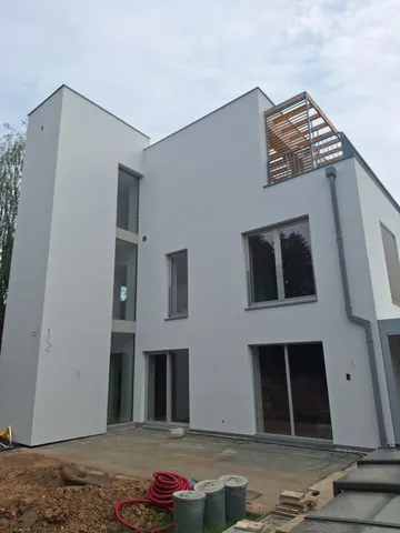 Rodinný dům Praha 8 – pohled ze zahrady