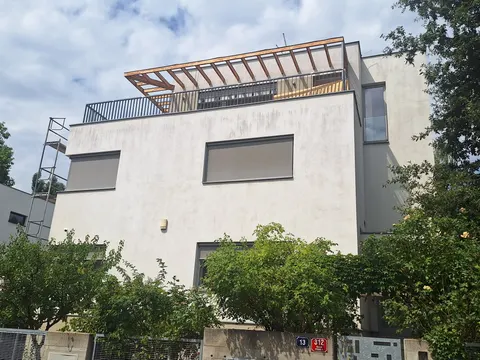 Rodinný dům Praha 8 – hlavní pohled